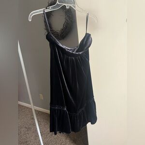 NWT DKNY size 4 velvet skirt